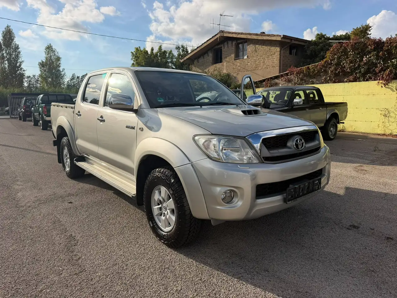 Toyota Hilux IVA COMPRESA — photo 1 of 15