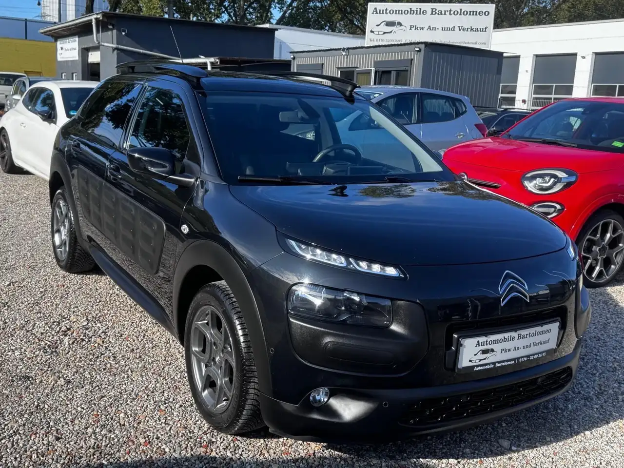 Citroen C4 Cactus Shine*NAVI*AHK*Selbstlenkende-Systeme* — photo 1 of 20