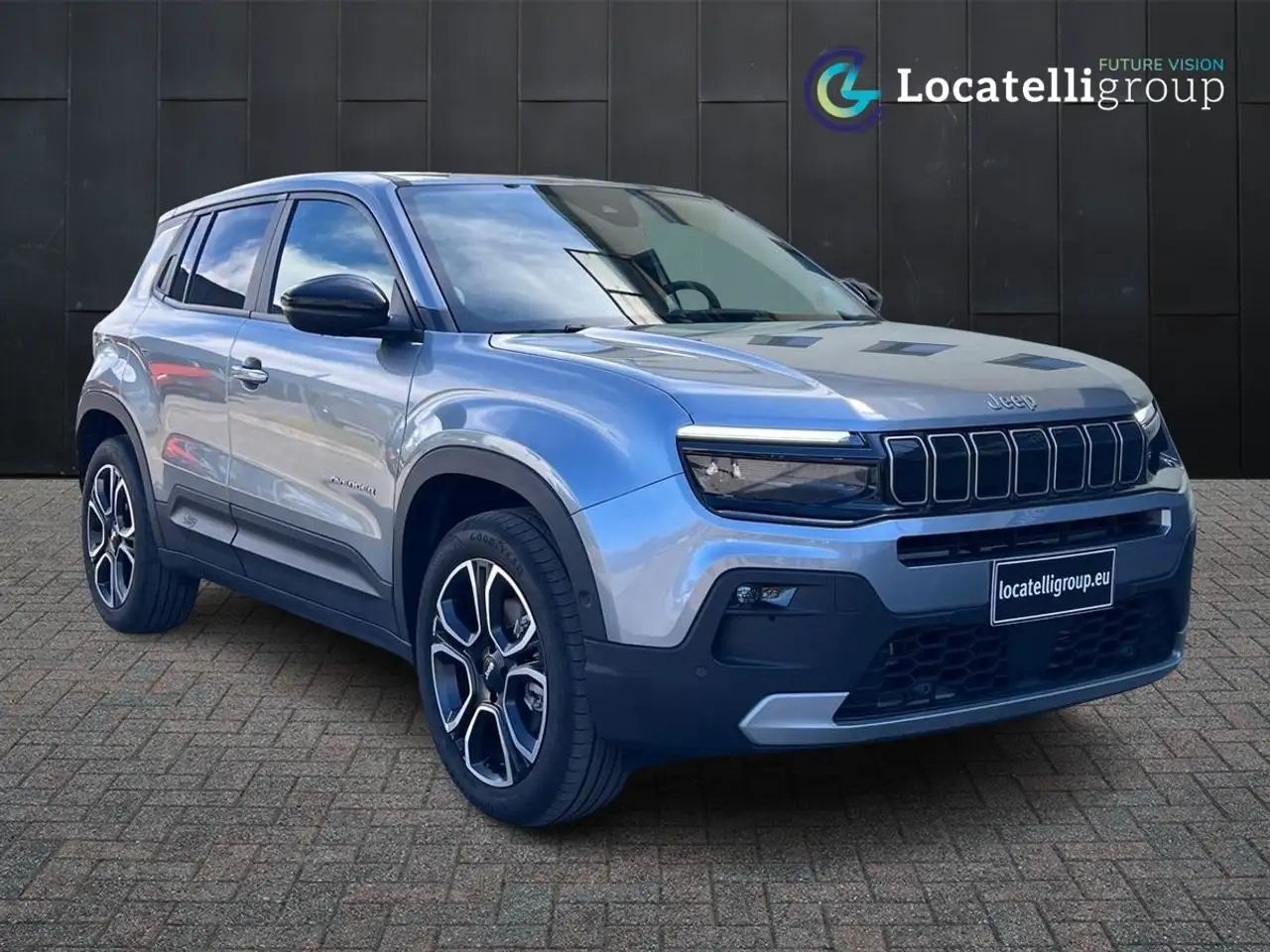Jeep Avenger 1.2 Turbo e-Hybrid MHEV Summit — photo 1 of 15