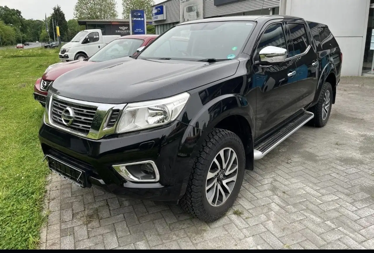 Nissan Navara 2.3 dci N-Connecta 4wd 190cv auto Hard-Top — photo 1 of 15