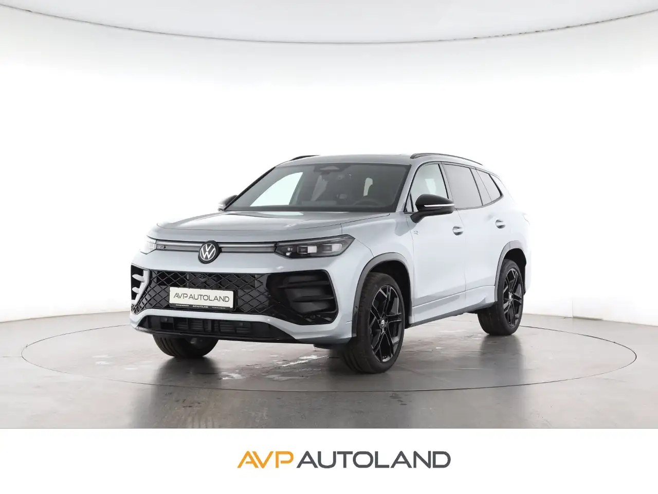 Volkswagen Tayron 2.0 TSI DSG 4MOTION R-Line BLACK STYLE — photo 1 of 15
