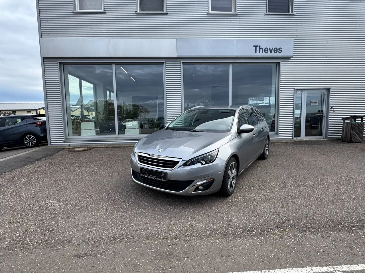 Peugeot 308 308 SW PureTech 130 Stop — photo 1 of 10