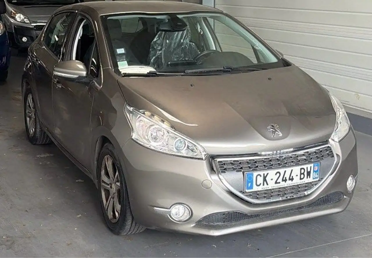 Peugeot 208 1.6 HDI 92cv clim gps radar de recul PAIEMENT EN 3-4 FOIS SANS FRAIS Garantie 3 mois — photo 1 of 5