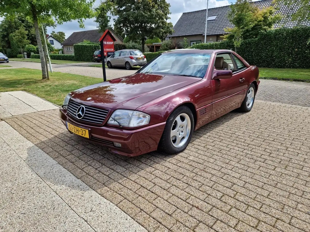 Mercedes-Benz SL 300 SL-24 — photo 1 of 15