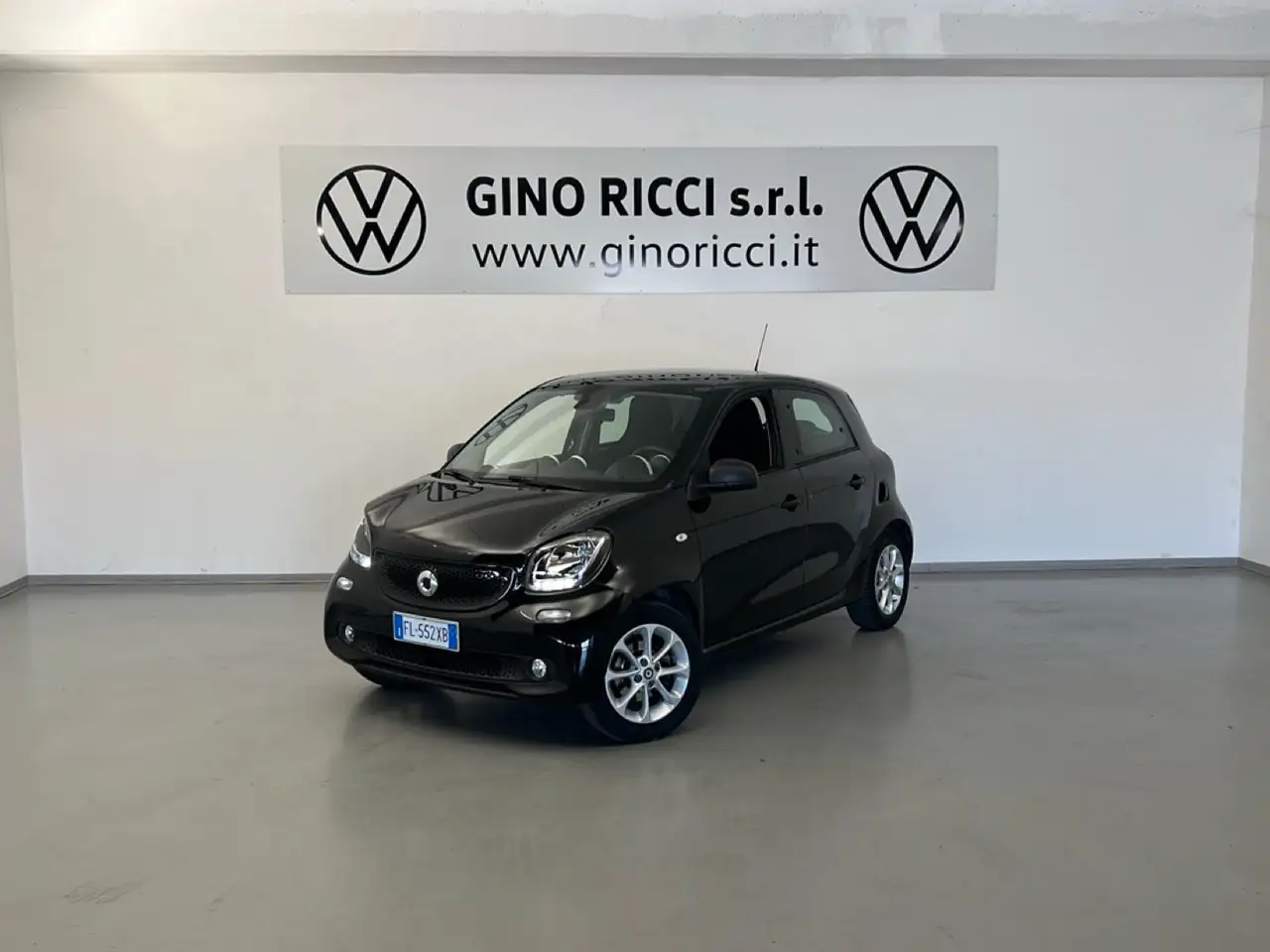 smart forFour 70 1.0 52kW passion twinamic — photo 1 of 19