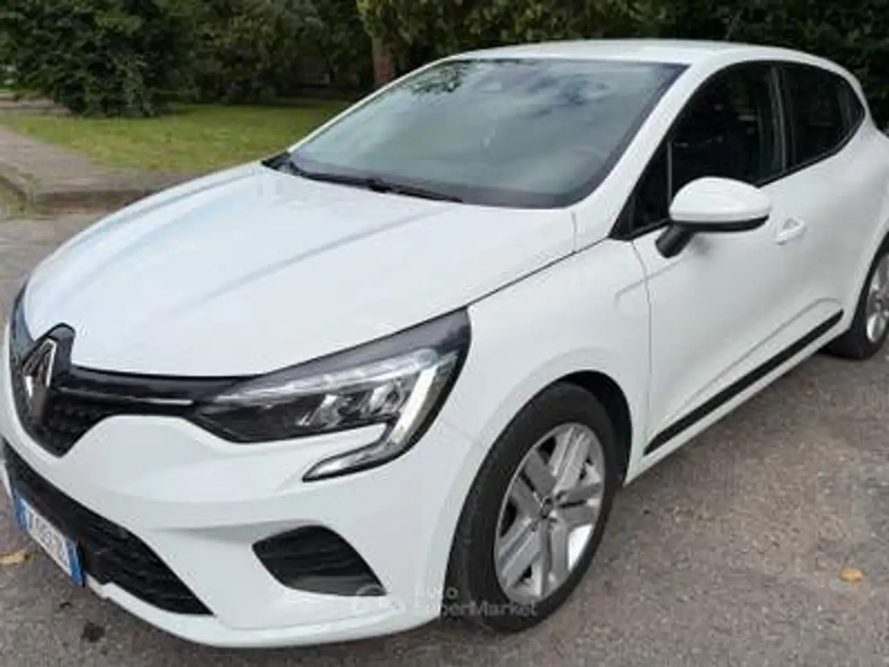 Renault Clio Clio 1.0 TCE Business 90cv x NEOPATENTATI — photo 1 of 15