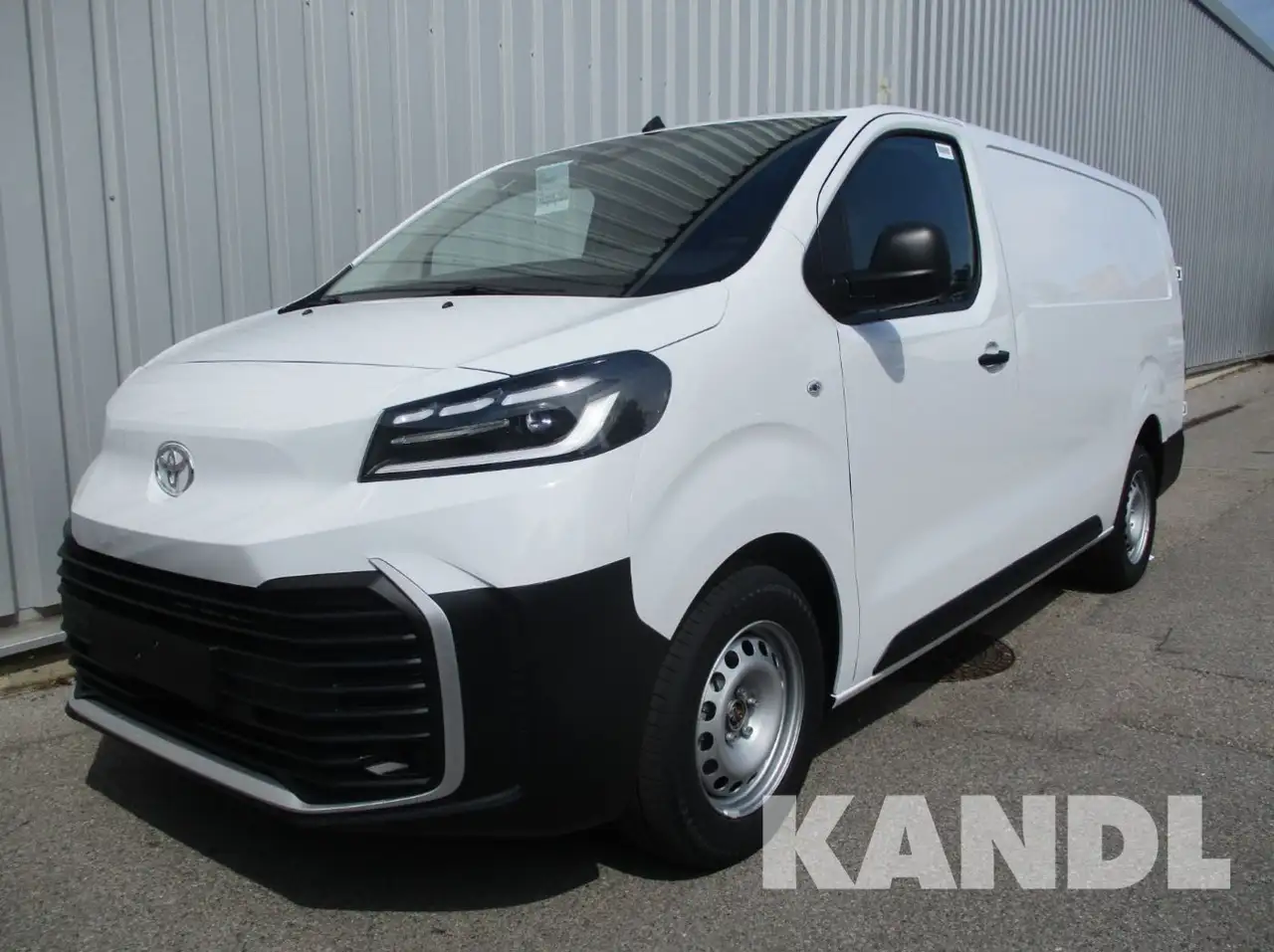 Toyota Proace Kasten 2.2 D-4D L2 Kasten Meister SHZ+PDC — photo 1 of 23