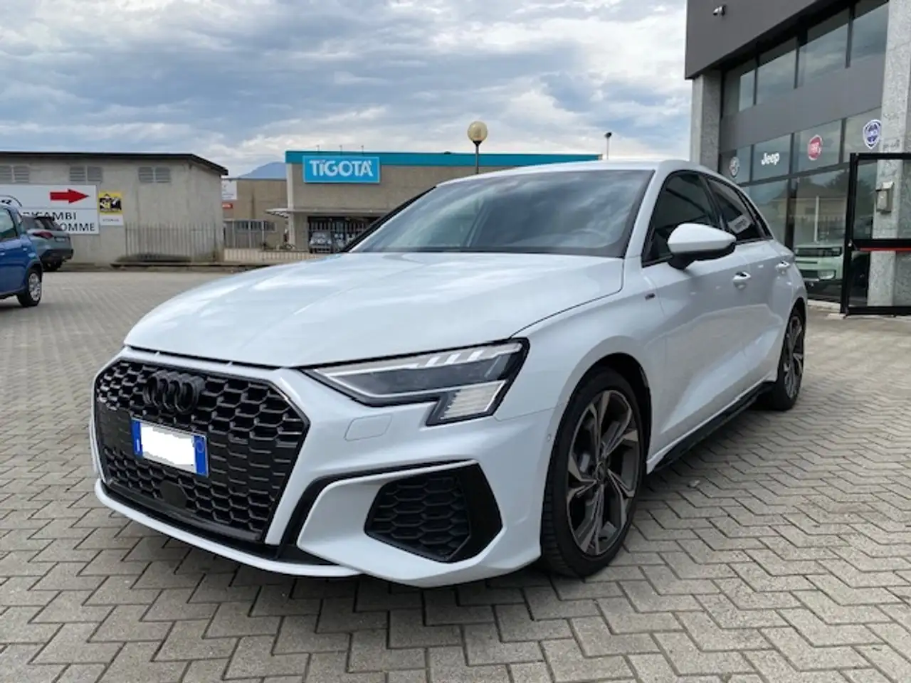 Audi A3 35 2.0 tdi S line s-tronic matrix solo 37000km — photo 1 of 14
