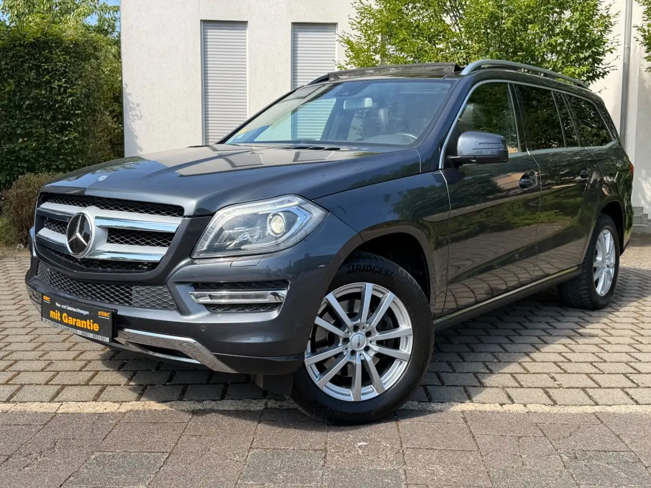 Mercedes-Benz GL 350 BlueTec 4Matic/PANO/7xsitze/Kamera/AHK — photo 1 of 29