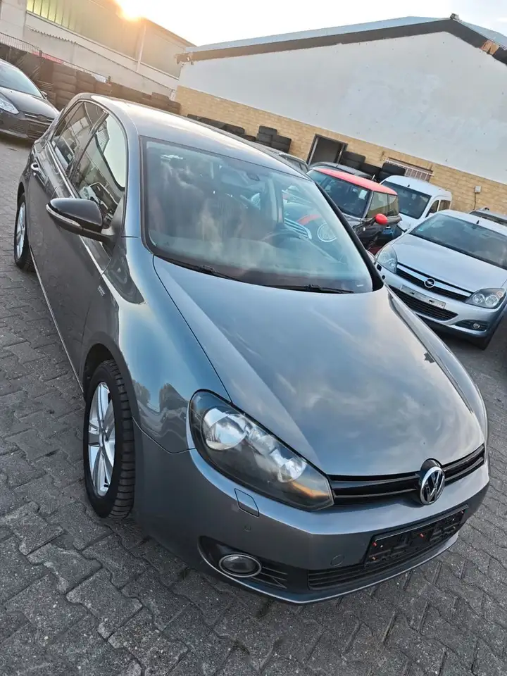 Volkswagen Golf VI Match aus 1.Hand — photo 1 of 40