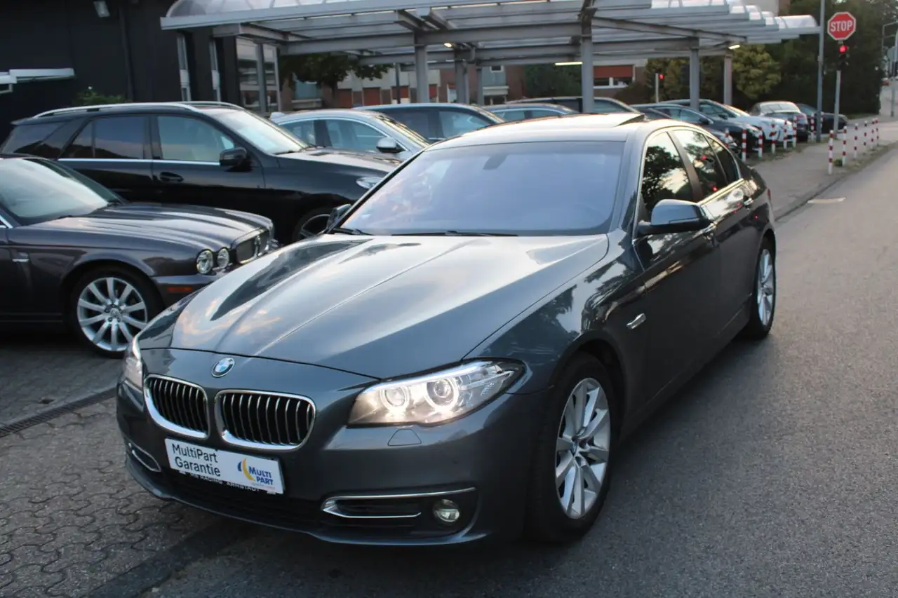 BMW 528 i Luxury Line*X DRIVE*56000KM*LEDER*ESSD*NAVI — photo 1 of 17