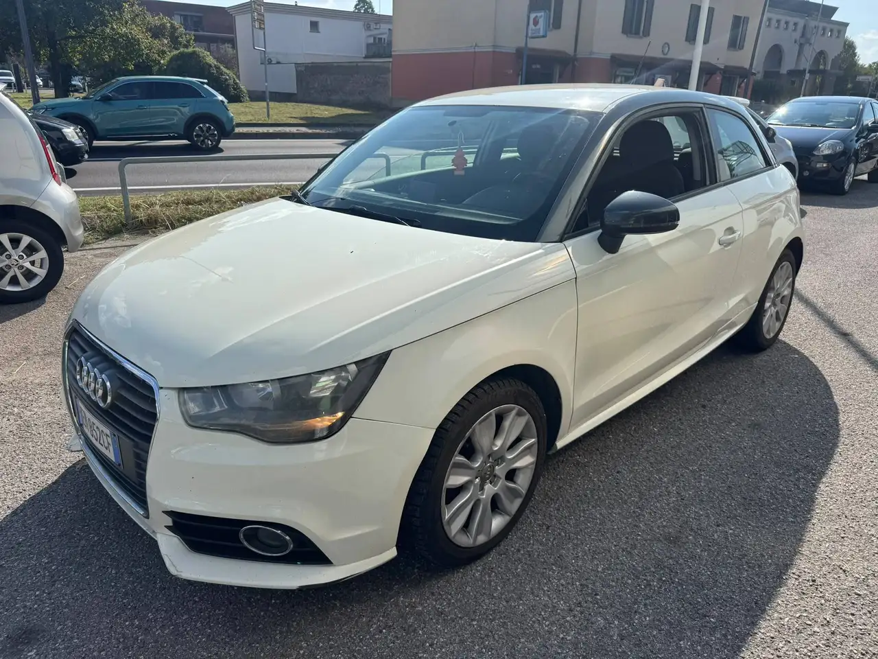 Audi A1 A1 I 2012 3p 1.6 tdi Ambition 90cv — photo 1 of 15