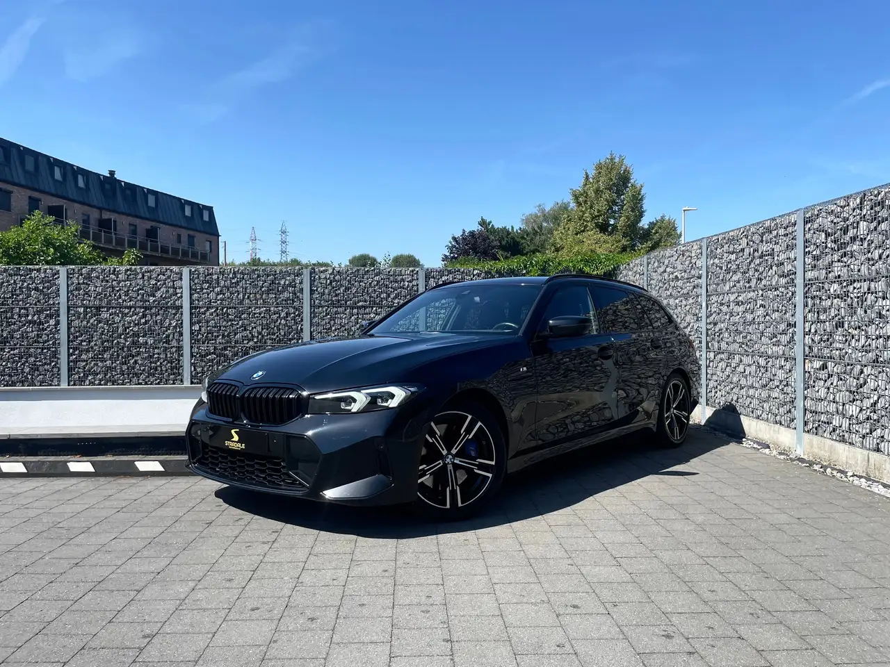 BMW 318 dA Pack M•Shadow Line•Curved Display•1er Prop•Hist — photo 1 of 15