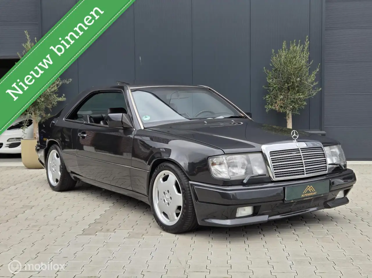 Mercedes-Benz CE 200 200-500 300 — photo 1 of 40