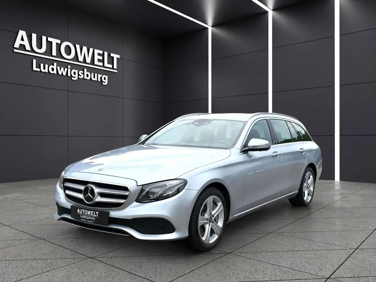 Mercedes-Benz E 400 E400 T Avantgarde 4Matic — photo 1 of 19