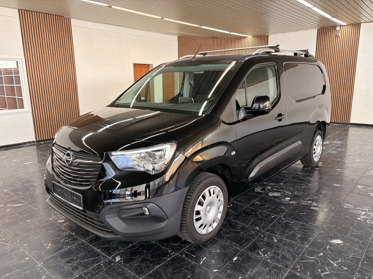 Opel Combo Cargo 1.5 CDTi NAVI CARPLAY STANDHEIZUNG — photo 1 of 19