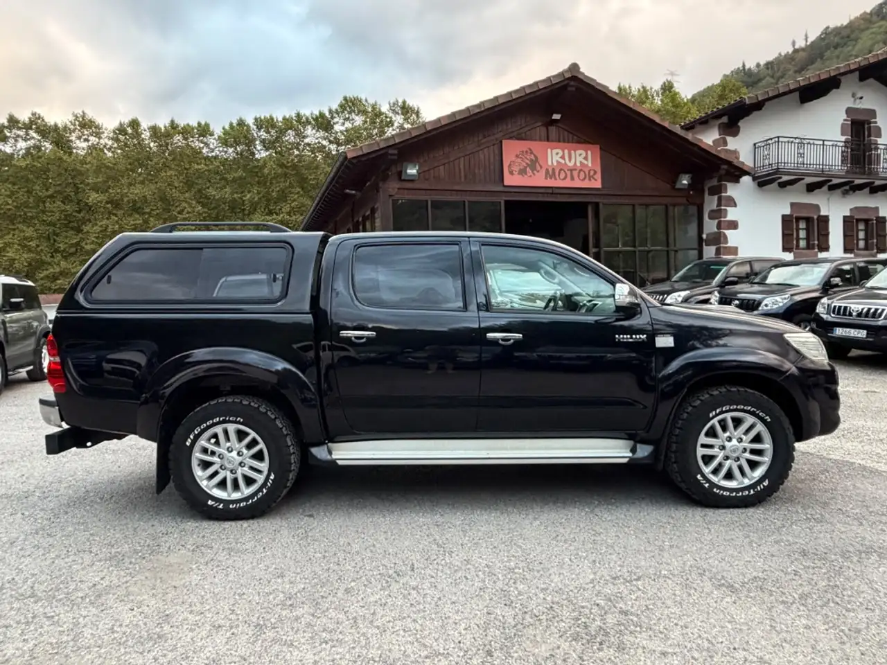 Toyota Hilux 3.0D-4D Cabina Doble VX 4x4 — photo 1 of 15