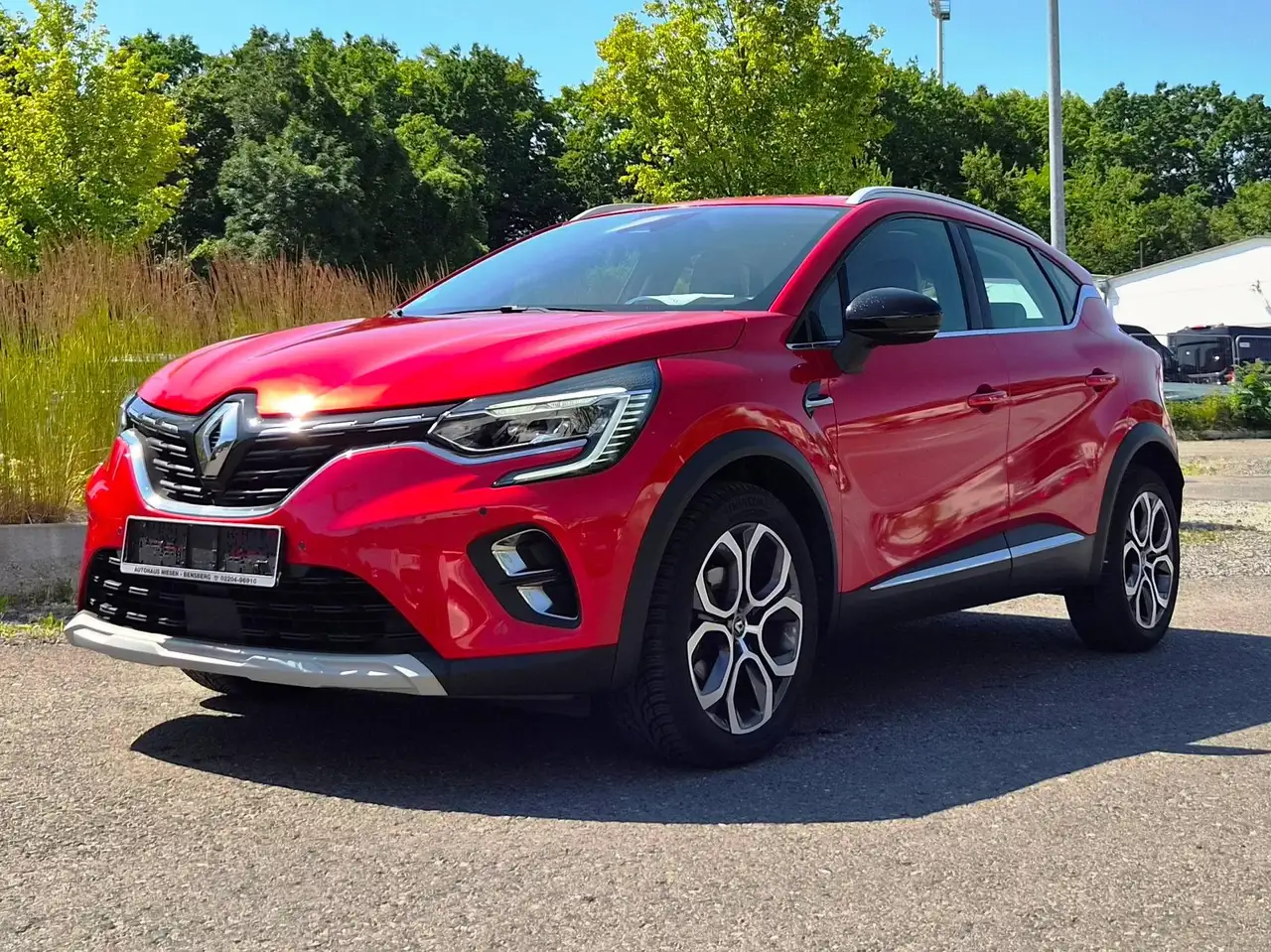 Renault Captur Intens/Automatik/52000km/Park Distanc/Navi/Teilleder/Wartung +Tüv Neu/Finanzierung ab 6,99%/ — photo 1 of 24