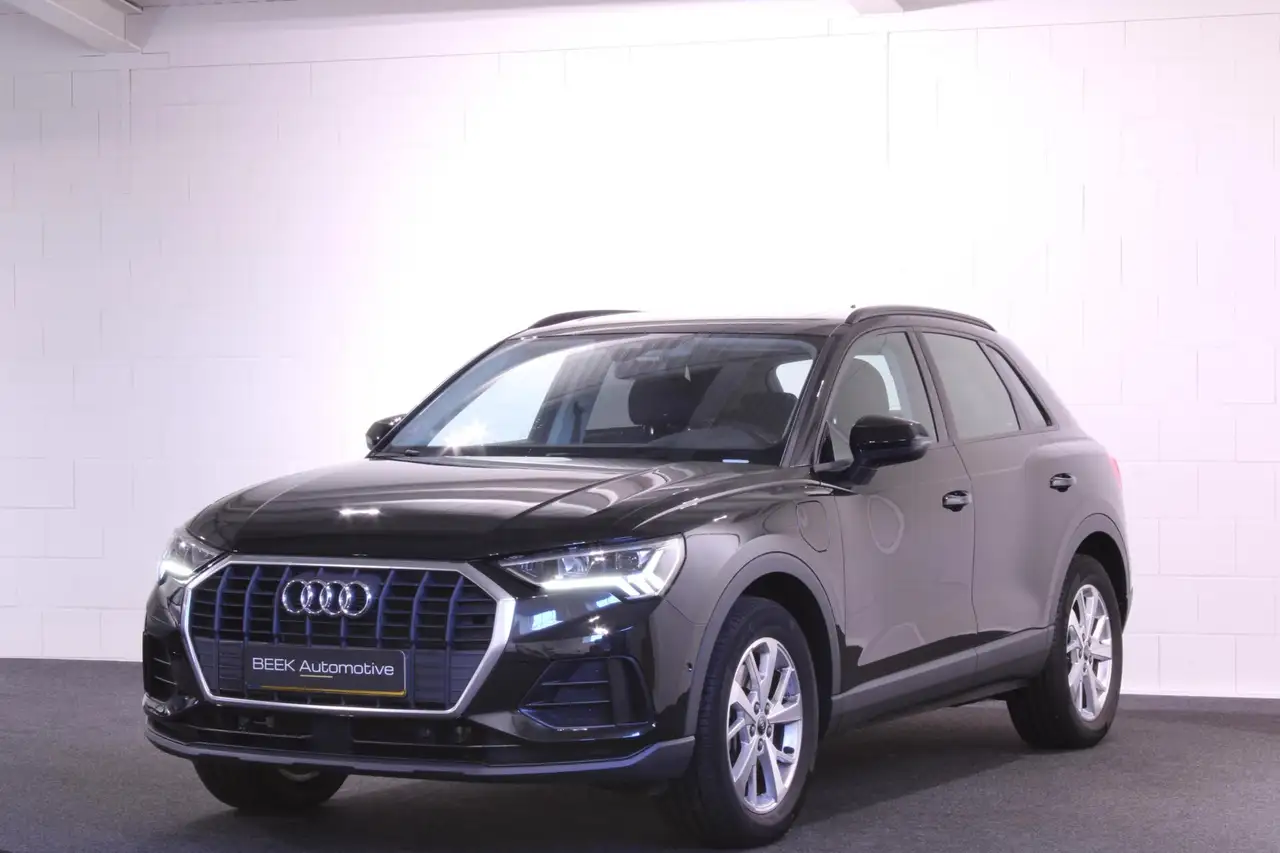 Audi Q3 45 TFSIe | PANO | Apple CarPlay | CAMERA | TRKHAAK — photo 1 of 27