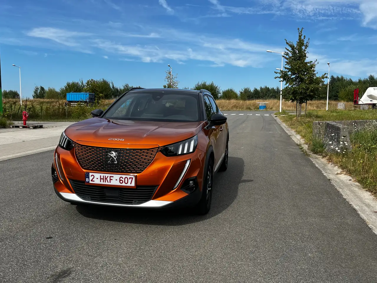 Peugeot e-2008 e-2008 50 kWh GT GT — photo 1 of 15