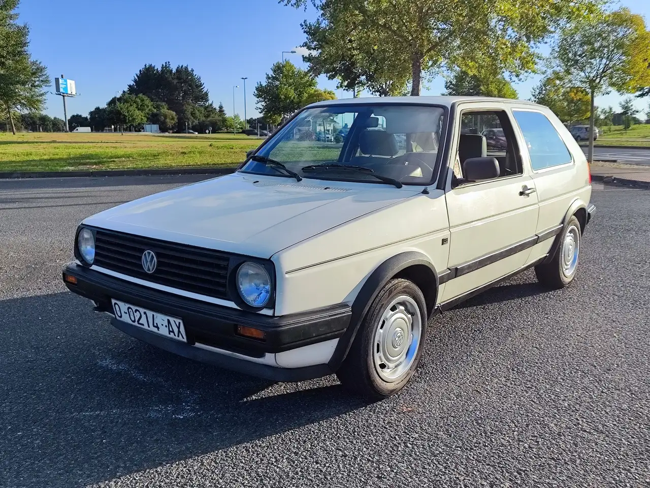 Volkswagen Golf 1.8 Manhattan — photo 1 of 10