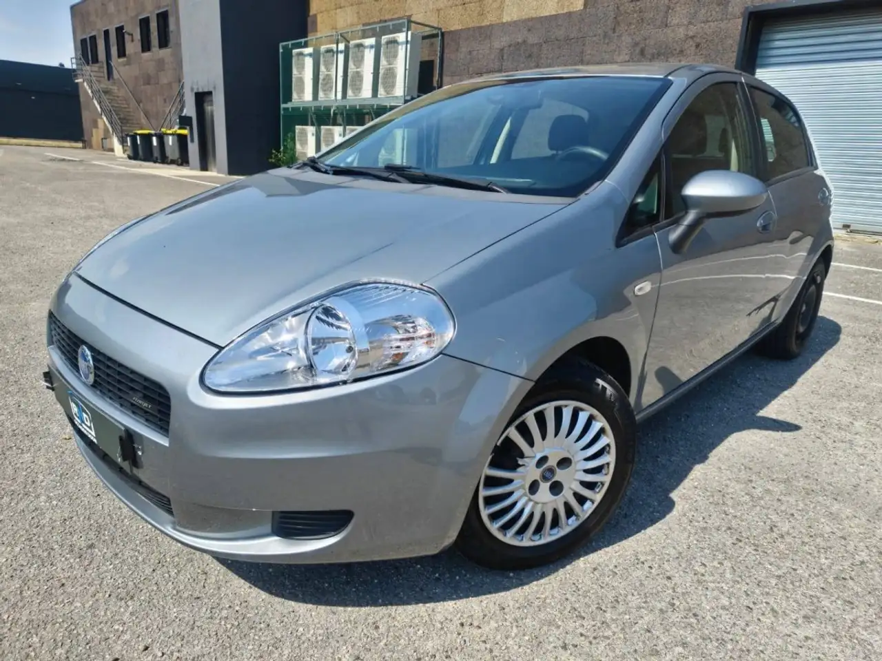 Fiat Punto II 1.4 starjet 16v 95ch Edition GIUGIARD 5p Entretien à jour — photo 1 of 22
