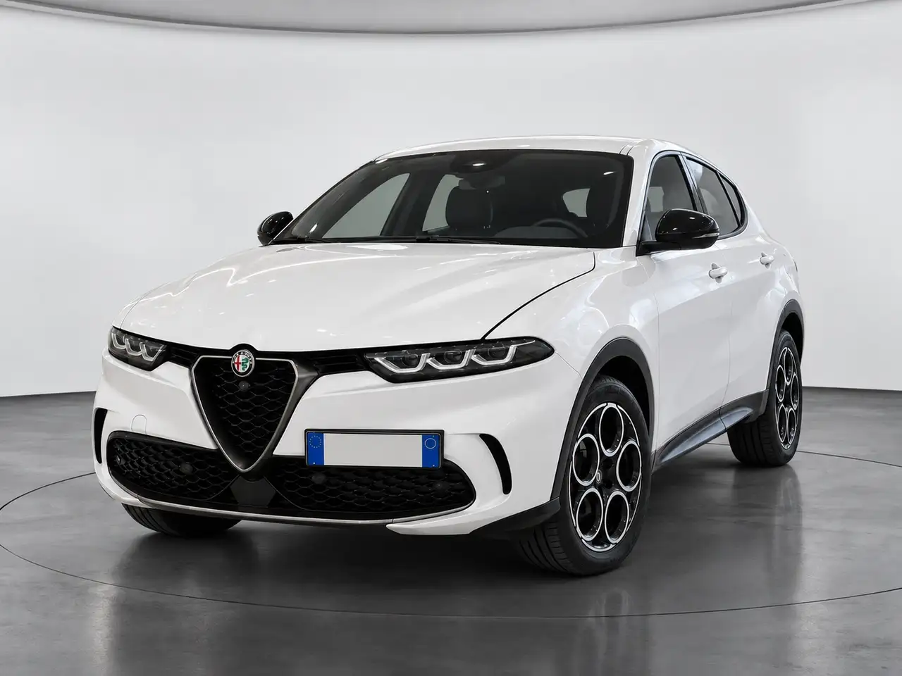 Alfa Romeo Tonale 1.5 Hybrid Ti — photo 1 of 9