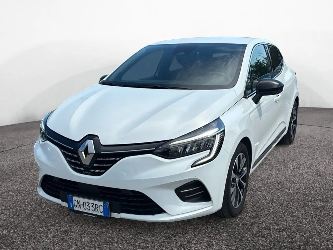 Renault Clio V 2019 1.6 E-Tech full hybrid Techno 145cv auto — photo 1 of 22