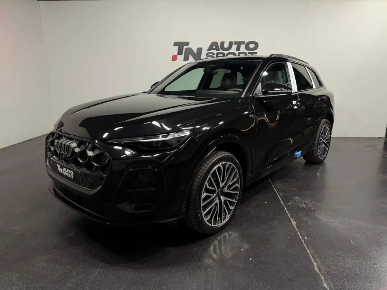Audi Q5 2.0TDI quattro S tronic Advanced 150kW — photo 1 of 31