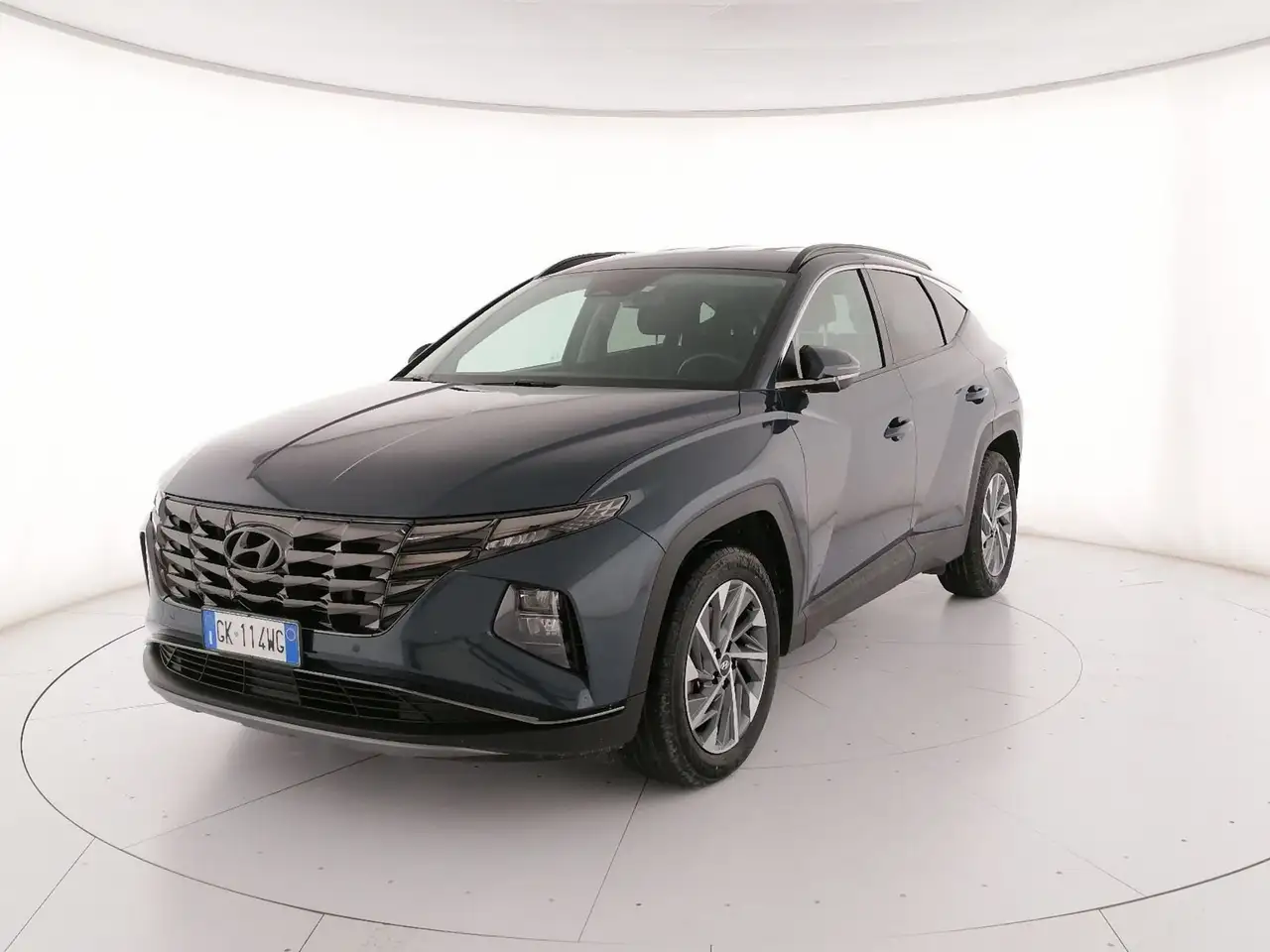 Hyundai TUCSON 1.6 crdi Xline 2wd — photo 1 of 15