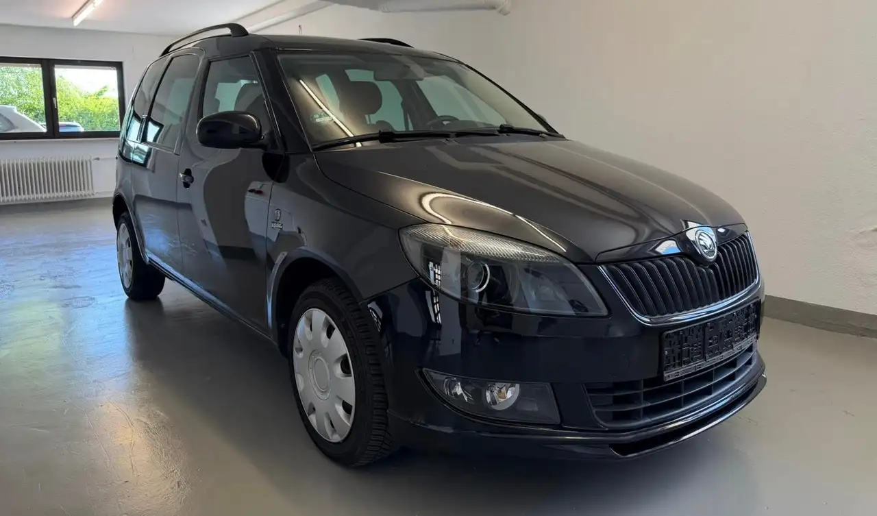 Skoda Roomster 1.2 TSI Noire Klima SHZ PDC — photo 1 of 11