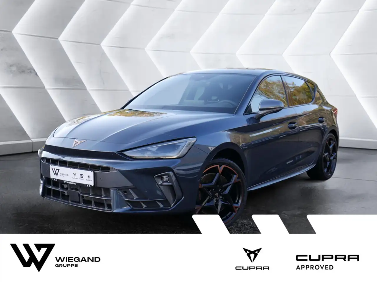CUPRA Leon VZ 2.0 TSI COPPER MATRIX SCHWELLER LED — photo 1 of 15