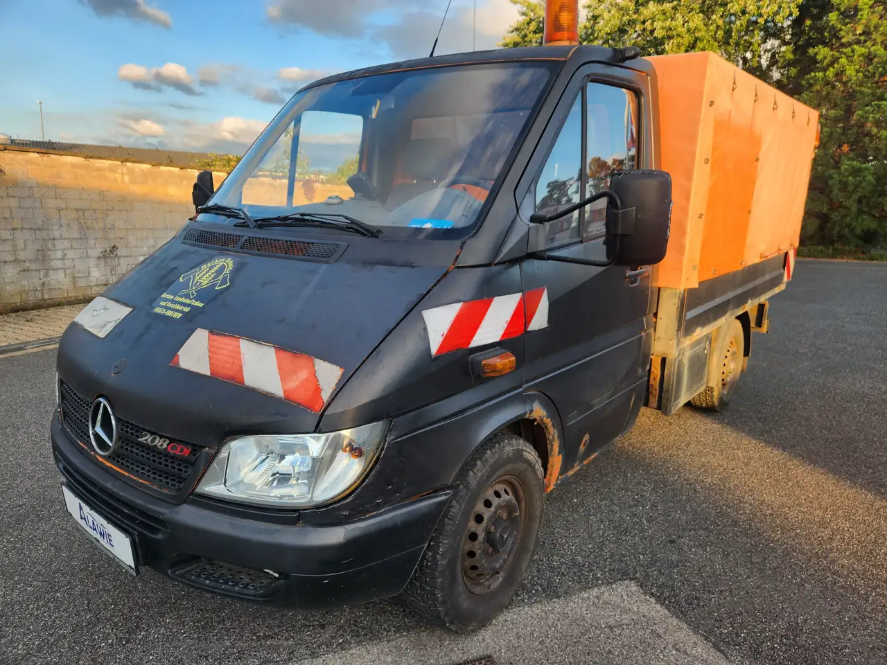 Mercedes-Benz Sprinter 208CDI Plane und Spriegel Tüv 11/26 — photo 1 of 23