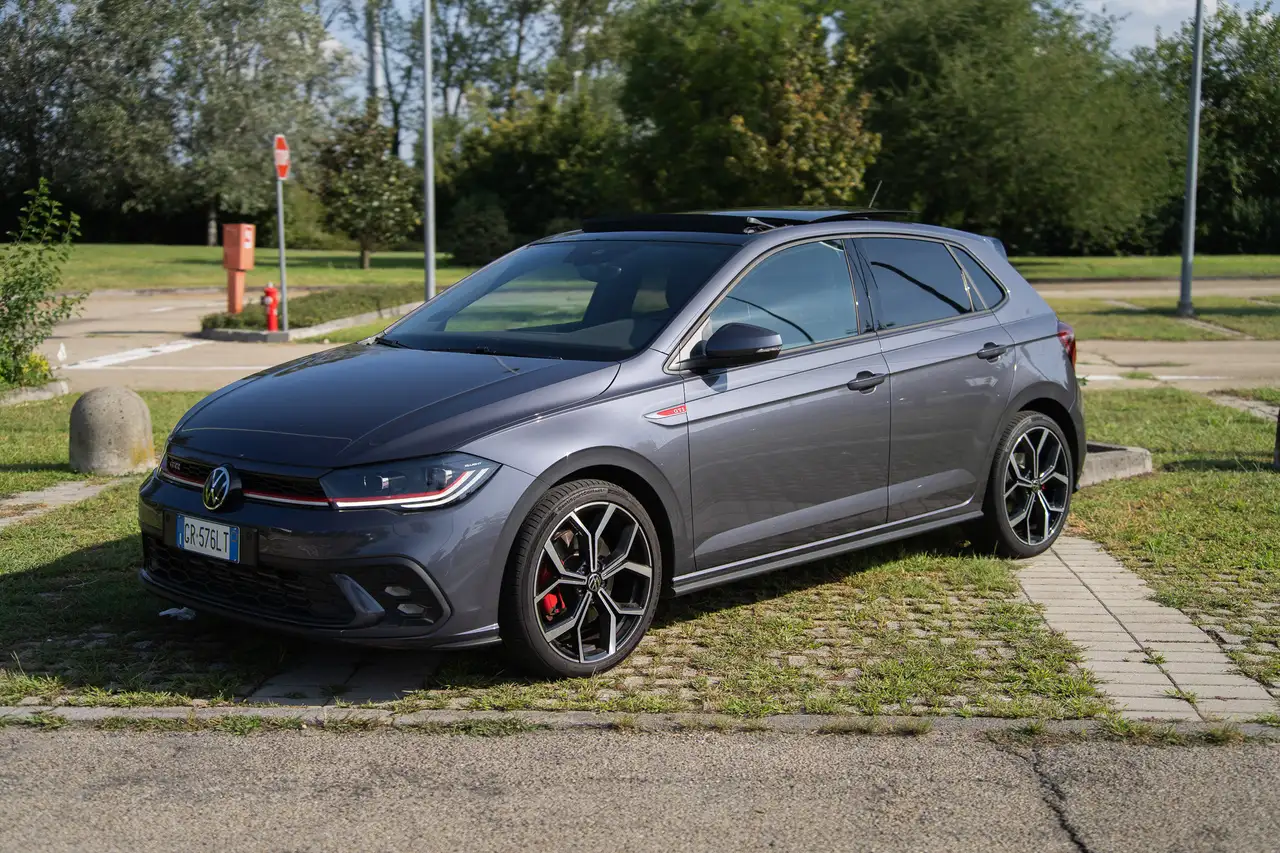 Volkswagen Polo GTI 2.0 tsi dsg — photo 1 of 12