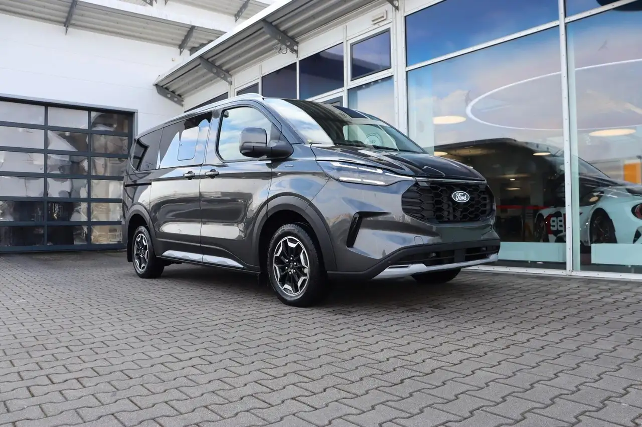 Ford Tourneo Custom Active 2.0 EcoBlue 320/L1 — photo 1 of 40