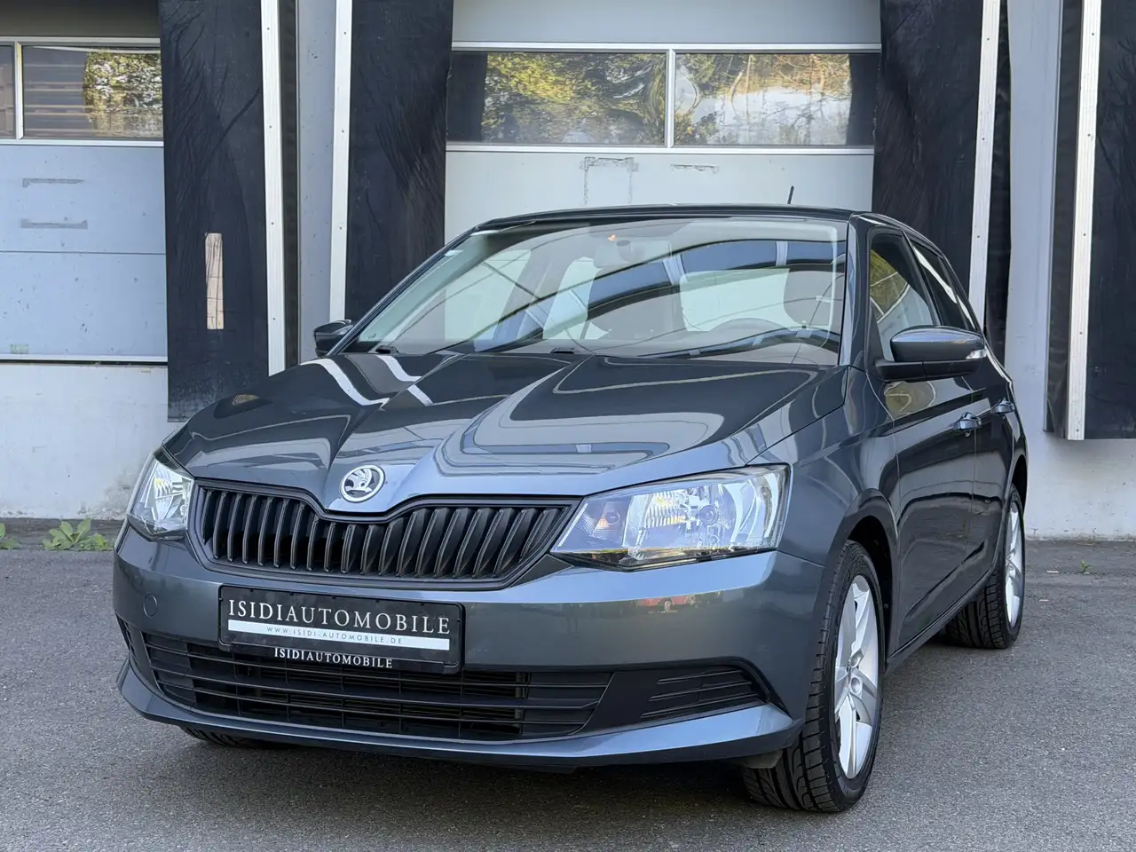 Skoda Fabia Cool Edition Sitzheizung Einparkhilfe Alus — photo 1 of 36