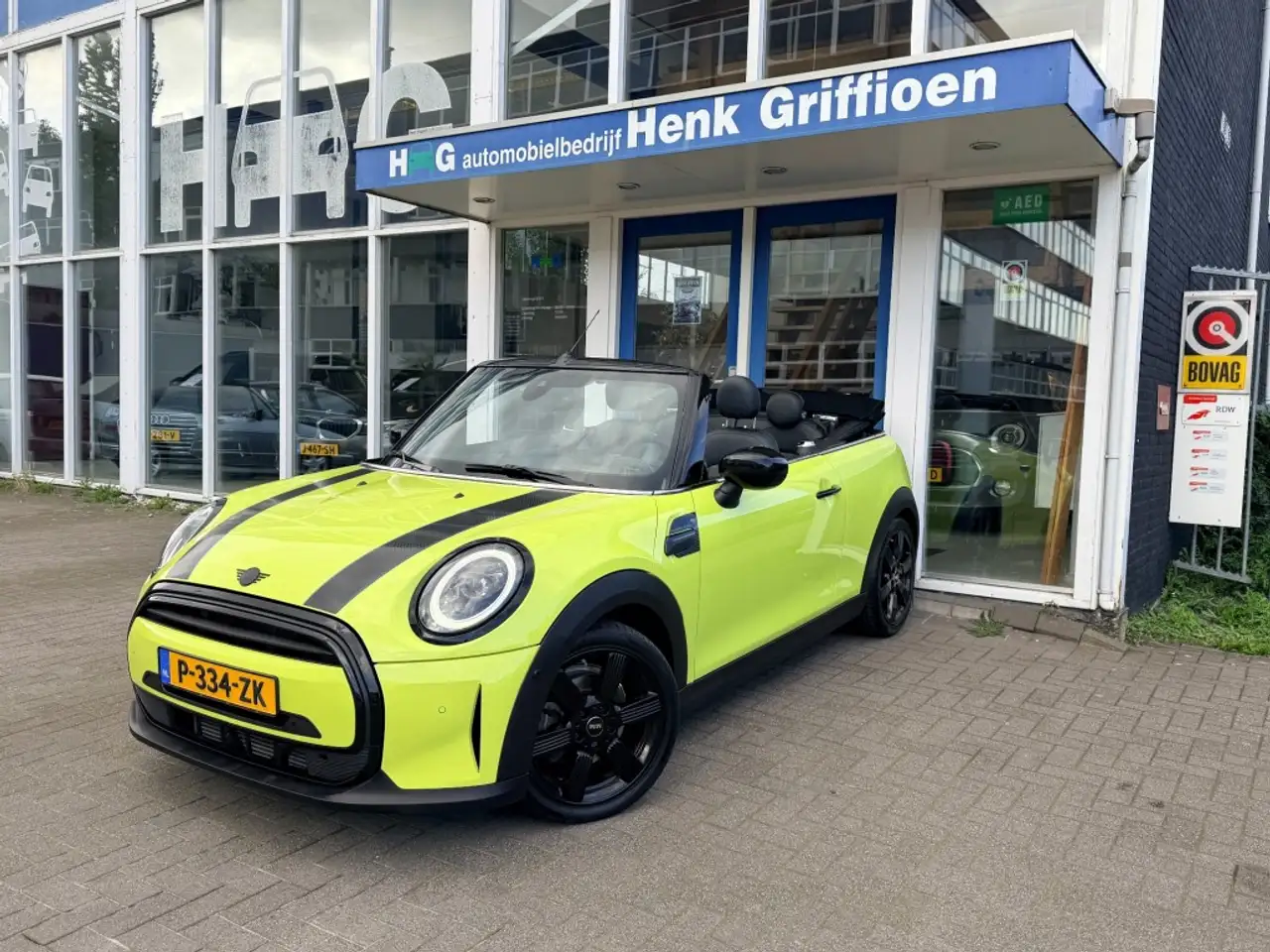 MINI Cooper Cabrio 1.5 Cooper Sidewalk Edition I Carplay I HUD — photo 1 of 40