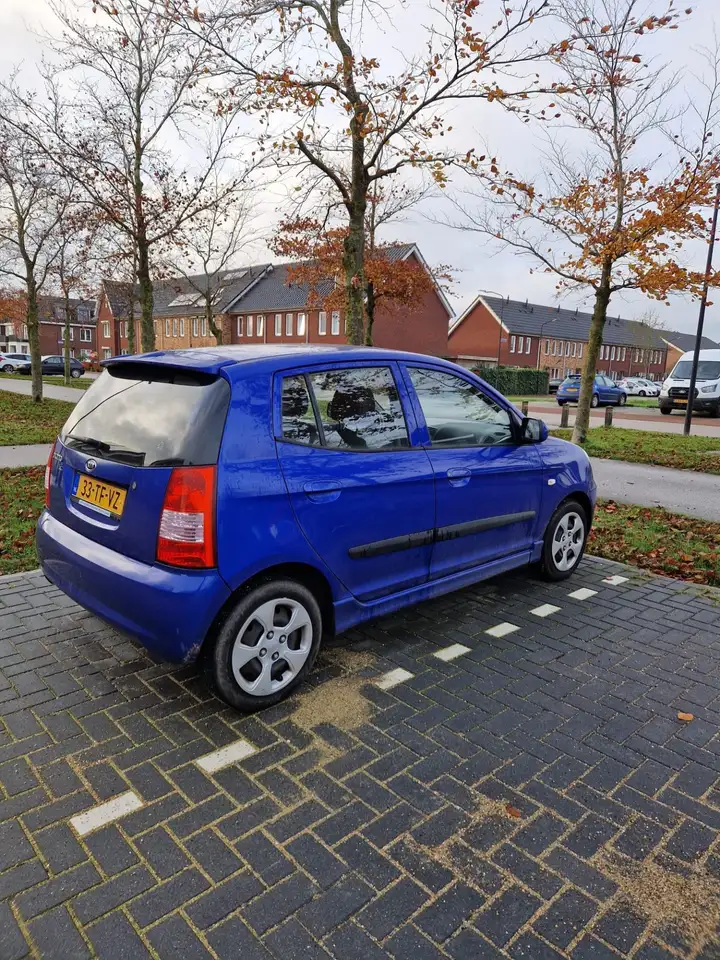 Kia Picanto 1.0 M-bition — photo 1 of 9