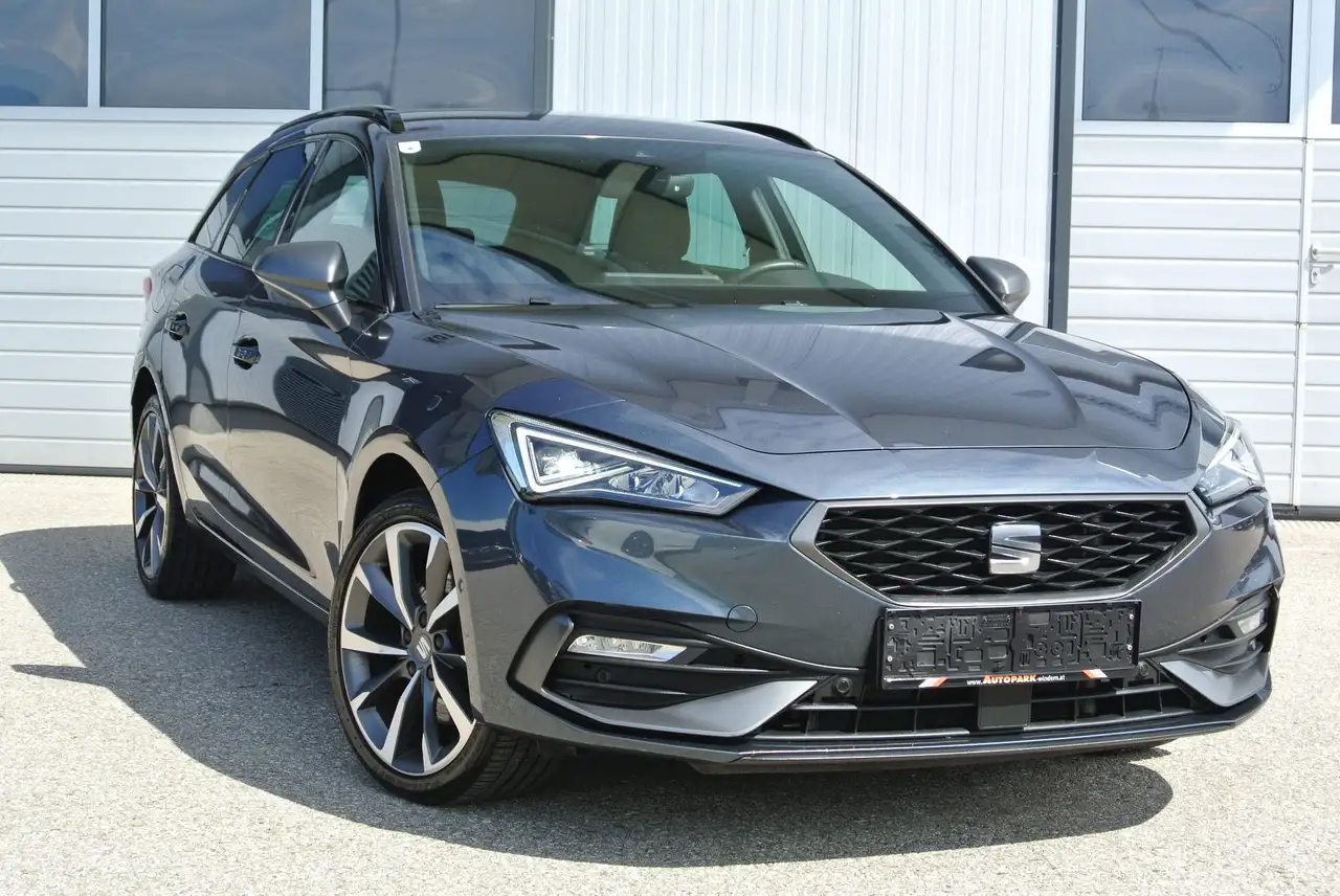 SEAT Leon KOMBI 1.4 e Hybrid204 DSG ** FR-Line ** LED *' AHK — photo 1 of 12
