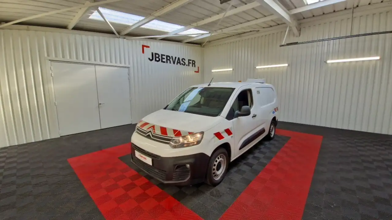 Citroen Berlingo XL 950kg BlueHDi 130 S&S EAT8 Club — photo 1 of 15
