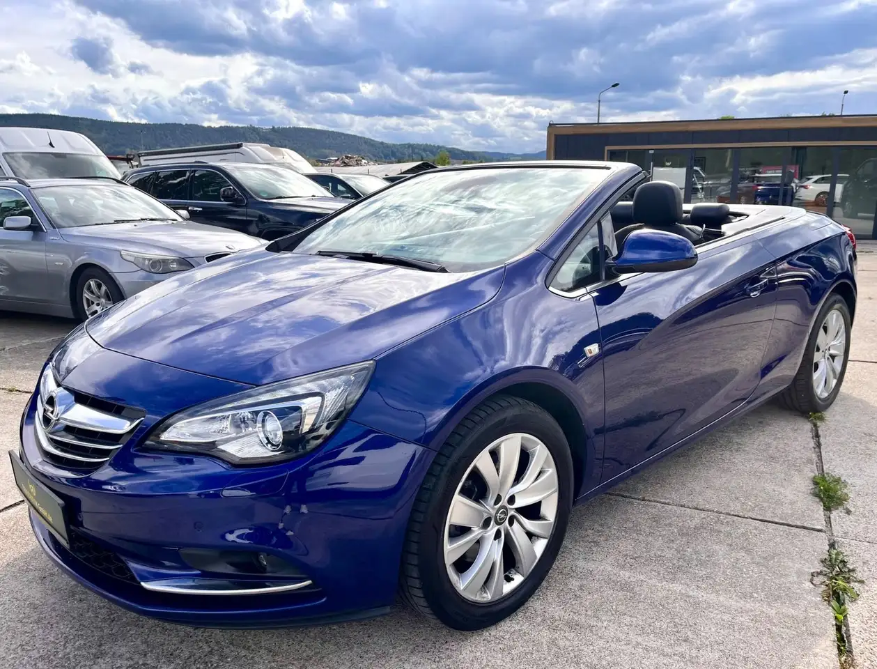 Opel Cascada Innovation Cabrio Klima PDC Leder — photo 1 of 17
