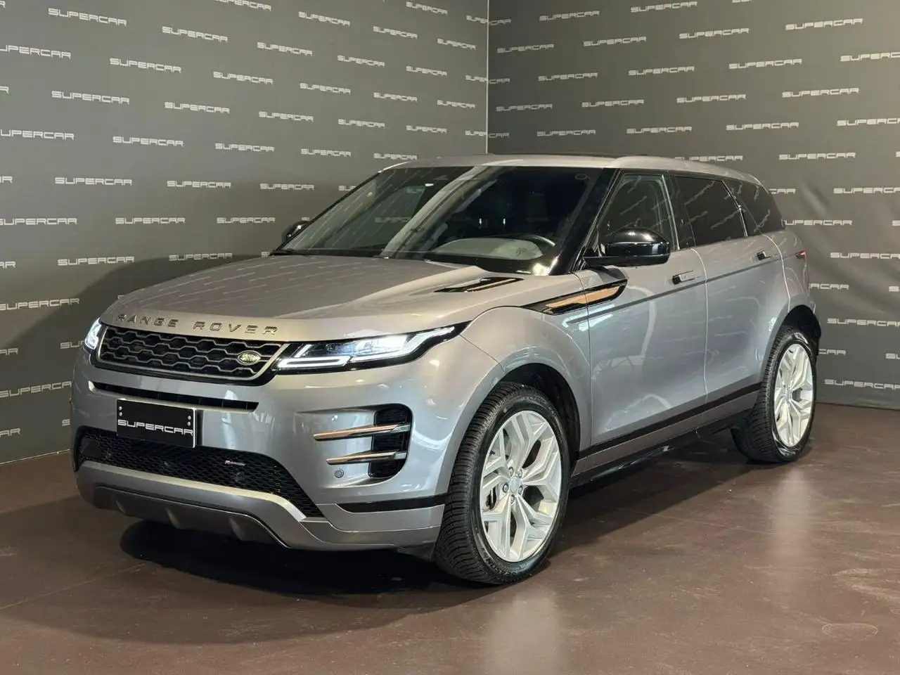 Land Rover Range Rover Evoque 2.0D I4 163 CV AWD Auto R-Dynamic SE — photo 1 of 15
