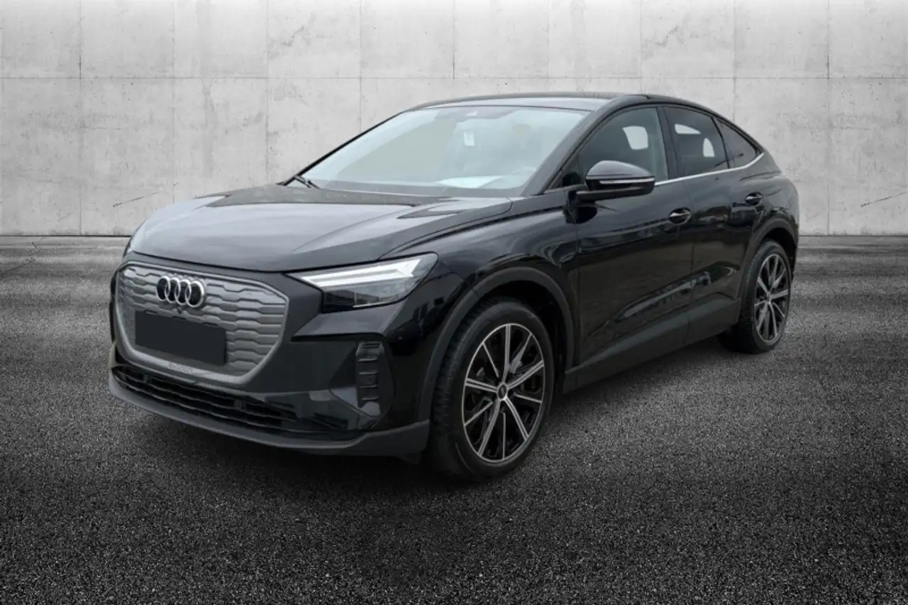 Audi Q4 e-tron Q4 e-tron — photo 1 of 8