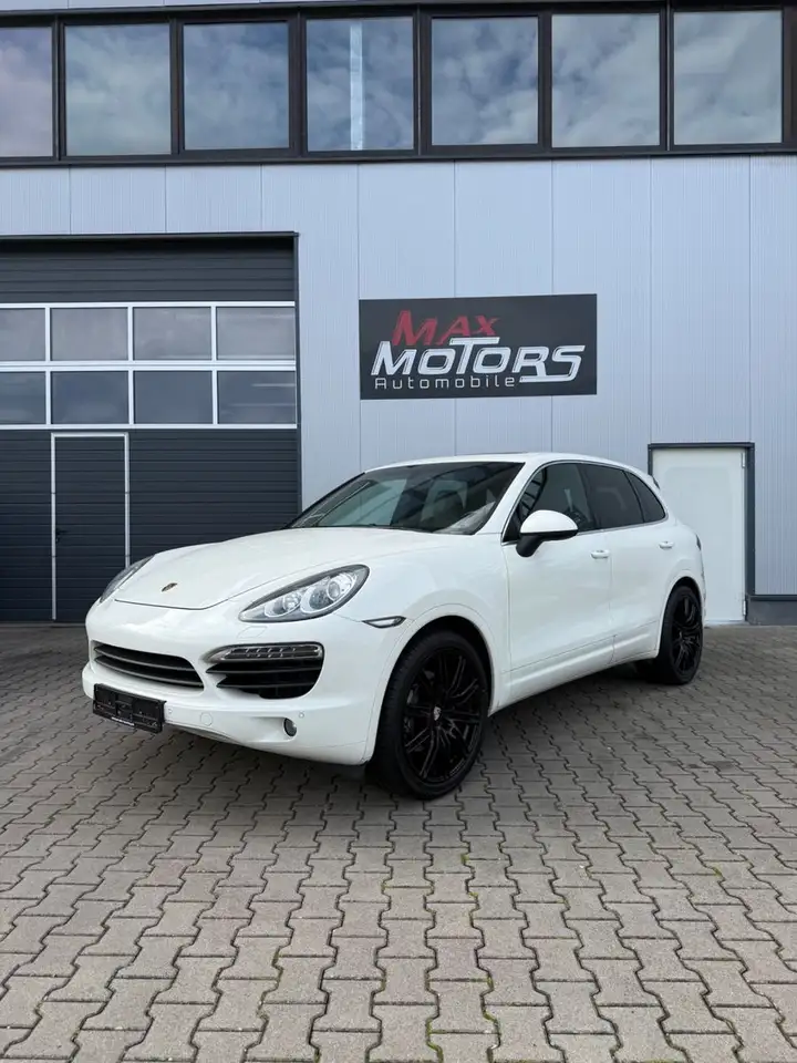 Porsche Cayenne Diesel,SHZ,Kamera,PDC,AHK,Pano — photo 1 of 17