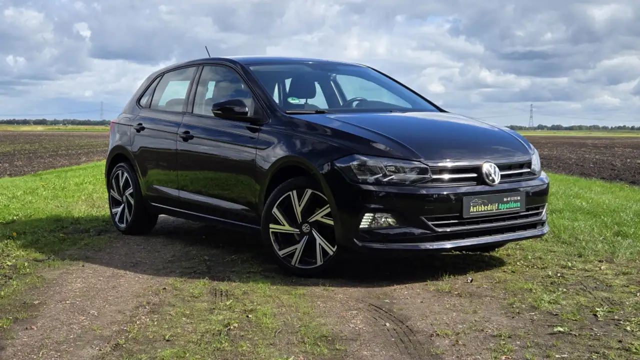 Volkswagen Polo 1.0 TSI Comf.l. Bus. — photo 1 of 24