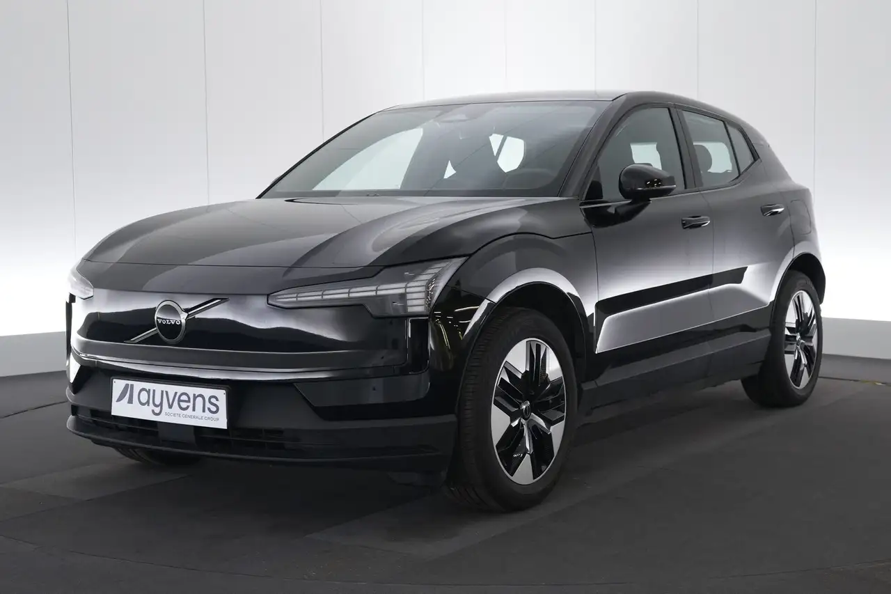 Volvo EX30 69 kWh Single Motor Ext. Range Core LED GPS PDC CA — photo 1 of 15