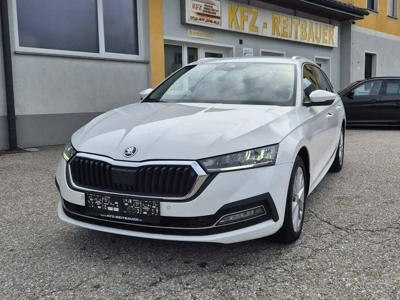 Skoda Octavia Style, Anhängerkupplung, Rückfahrkamera, div. Assistenzsysteme, Navi, Smart Link — photo 1 of 34