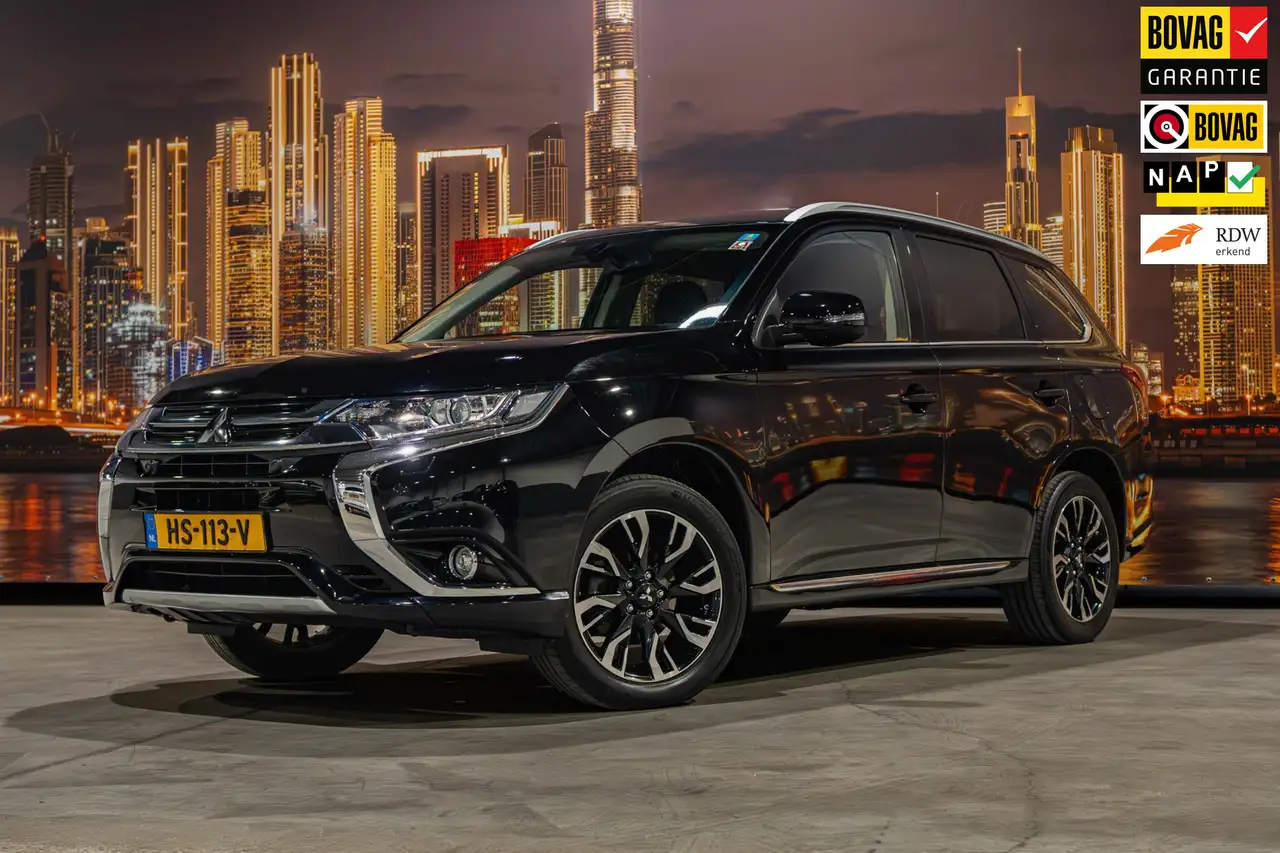 Mitsubishi Outlander 2.0 PHEV Executive Edition — photo 1 of 40