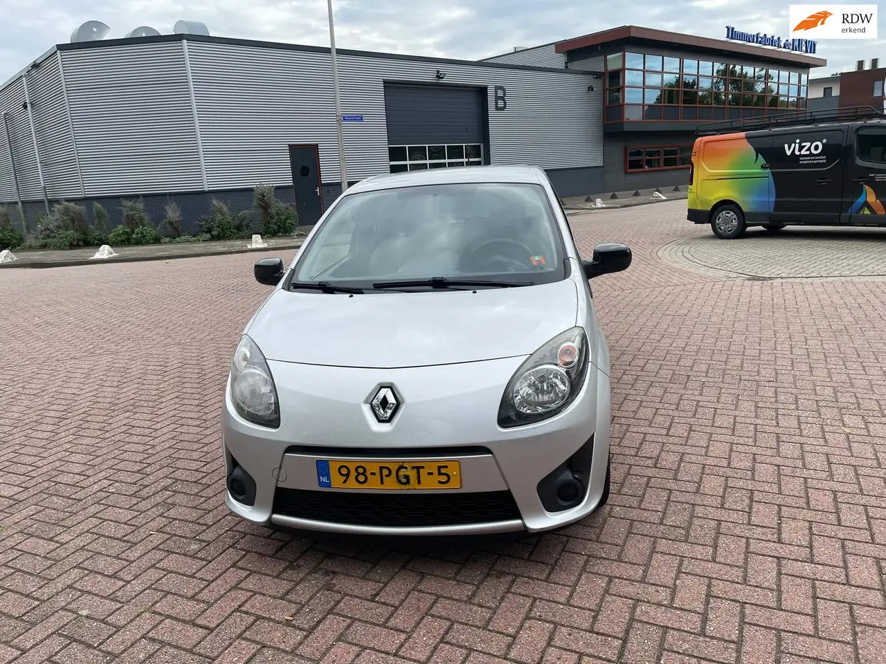 Renault Twingo 1.2-16V Collection Airco rijd en schakelt goed — photo 1 of 12