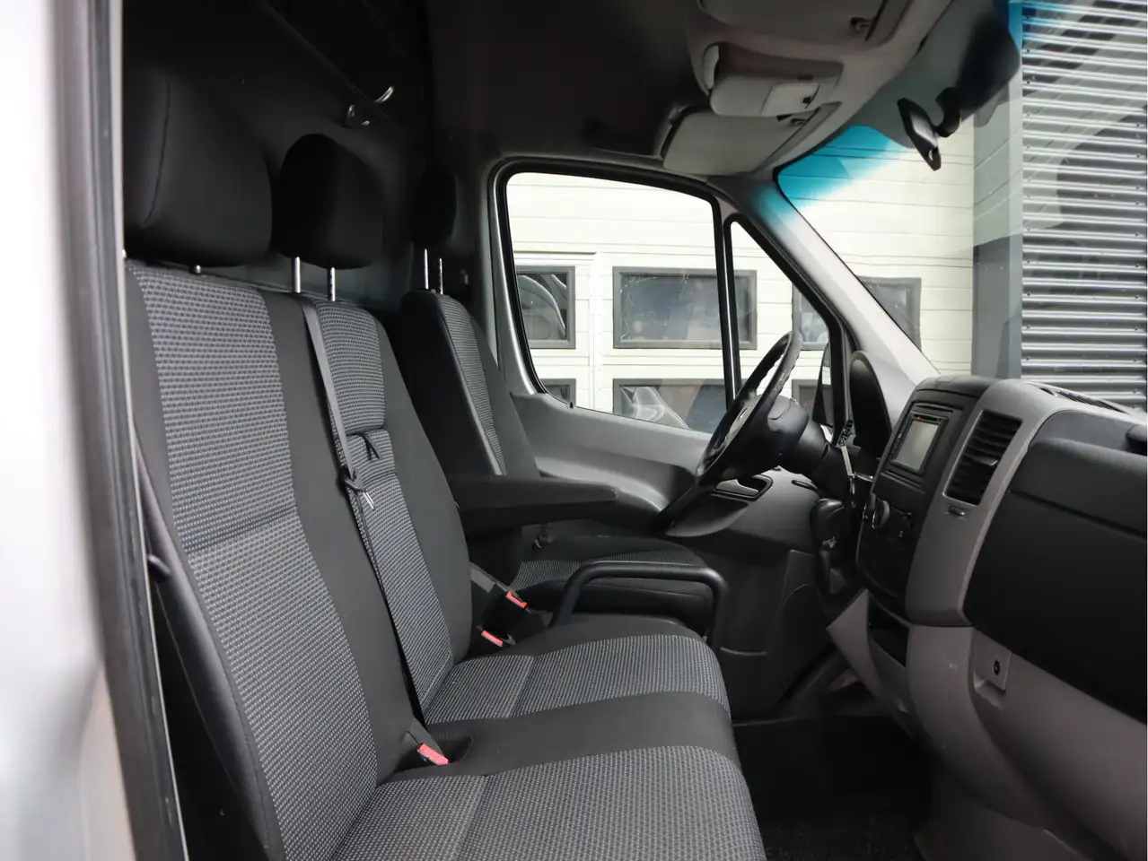 2011 Mercedes-Benz Sprinter 319 CDI 3.0 V6 Automaat Euro 5 - L2H2 - Trekhaak 3, photograph 9
